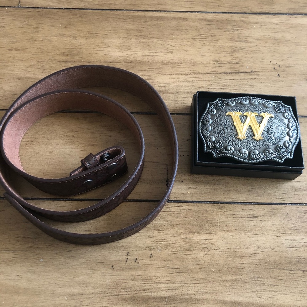 W Intital belt buckle and leather belt